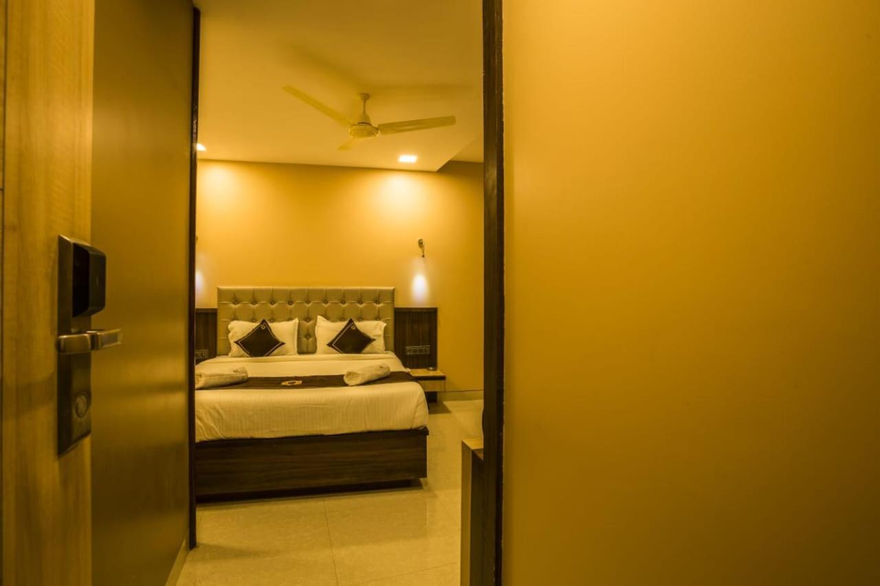 Hotel Golden Crown Mumbai Exterior foto